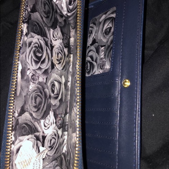 Wallets - Picture 3 of 4